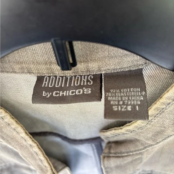 Womens Grey Wash Demin Jean Spring Jacket Chicos sz 1 M 8 Casual Y2K Cottagecore - Picture 3 of 4